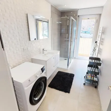 Amiraute - Giotto - Magnifique 2p Au 5eme Etage Face A La Avec Terrasse Et Parking Mae-8854 * Menton